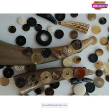 Carica l'immagine nel visualizzatore di Gallery, Dia.1.6-2.9cm Africa bufallo natural colourful horn buttons for pipemaker