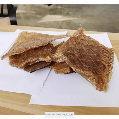 Environmentally friendly cowhide glue for traditional handicrafts