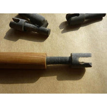 Cargar imagen en el visor de la galería, Unqiue supply Horn Insert Nocks for Bamboo/Wood Arrow Nock Making
