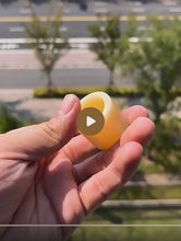 Cargar y reproducir el video en el visor de la galería, Anillo de hueso de camello natural de diámetro variable (1,8-2,3 cm) para la elaboración de joyas, anillos o accesorios para pipas.
