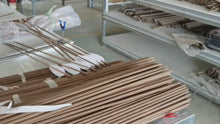 Charger et lire la vidéo dans la visionneuse de la Galerie, Flèches en bambou Super Tonkin (45,3&quot;/115 cm, 30#-80#) pour la fabrication de flèches en bambou Kyudo
